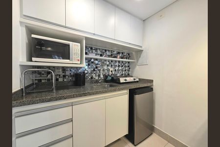 Cozinha de kitnet/studio para alugar com 1 quarto, 37m² em Indianópolis, São Paulo