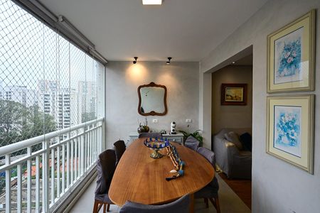 Apartamento à venda com 75m², 2 quartos e 2 vagasVaranda