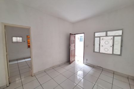 Sala de apartamento para alugar com 1 quarto, 45m² em Vila Paula, Duque de Caxias