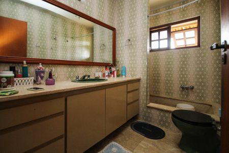 Banheiro Suíte 4 de casa de condomínio para alugar com 7 quartos, 1500m² em Jardim da Gloria, Cotia
