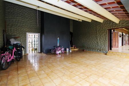 Casa de condomínio para alugar com 1500m², 7 quartos e 8 vagas Casa de condomínio para alugar com 1500m², 7 quartos e 8 vagasGaragem 1
