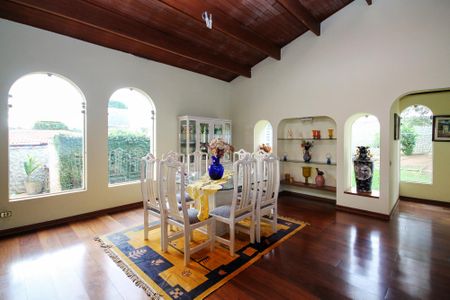 Casa de condomínio para alugar com 1500m², 7 quartos e 8 vagas Casa de condomínio para alugar com 1500m², 7 quartos e 8 vagasSala de Jantar