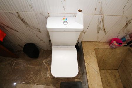 Casa de condomínio para alugar com 1500m², 7 quartos e 8 vagas Casa de condomínio para alugar com 1500m², 7 quartos e 8 vagasBanheiro Suíte 3