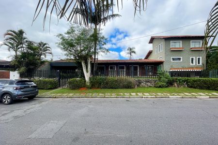 Fachada de casa de condomínio para alugar com 7 quartos, 1500m² em Jardim da Gloria, Cotia