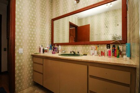 Casa de condomínio para alugar com 1500m², 7 quartos e 8 vagas Casa de condomínio para alugar com 1500m², 7 quartos e 8 vagasBanheiro Suíte 4
