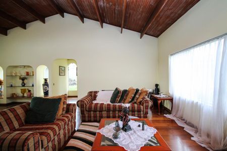 Casa de condomínio para alugar com 1500m², 7 quartos e 8 vagas Casa de condomínio para alugar com 1500m², 7 quartos e 8 vagasSala de Lareira