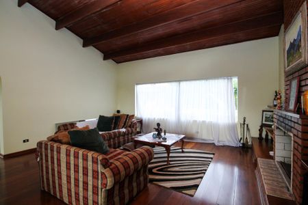 Casa de condomínio para alugar com 1500m², 7 quartos e 8 vagas Casa de condomínio para alugar com 1500m², 7 quartos e 8 vagasSala de Lareira