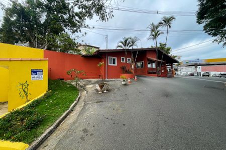 Casa de condomínio para alugar com 1500m², 7 quartos e 8 vagas Casa de condomínio para alugar com 1500m², 7 quartos e 8 vagasFachada Condomínio