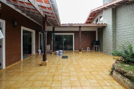 Casa de condomínio para alugar com 1500m², 7 quartos e 8 vagas Casa de condomínio para alugar com 1500m², 7 quartos e 8 vagasVaranda