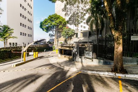 Apartamento à venda com 160m², 4 quartos e 2 vagasFachada e portaria