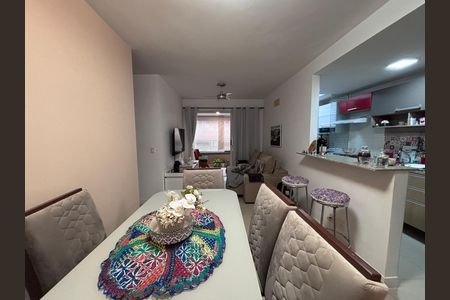 Apartamento à venda com 75m², 2 quartos e 1 vaga Apartamento à venda com 75m², 2 quartos e 1 vagaSala