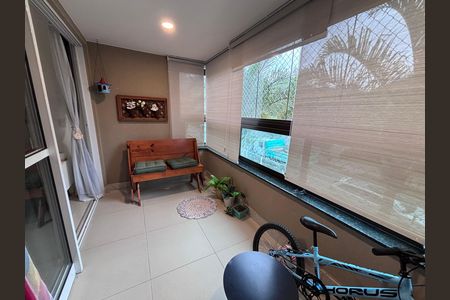 Apartamento à venda com 75m², 2 quartos e 1 vaga Apartamento à venda com 75m², 2 quartos e 1 vagaVaranda