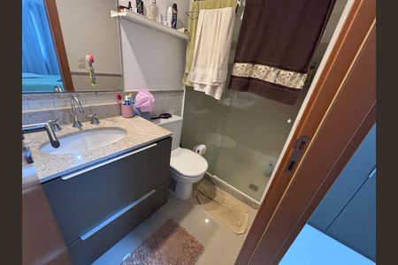 Apartamento à venda com 75m², 2 quartos e 1 vaga Apartamento à venda com 75m², 2 quartos e 1 vagaBanheiro do Quarto 1