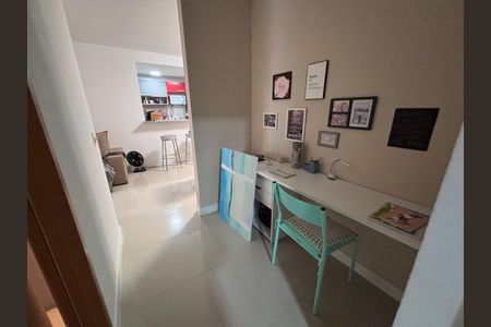 Apartamento à venda com 75m², 2 quartos e 1 vaga Apartamento à venda com 75m², 2 quartos e 1 vagaCorredor