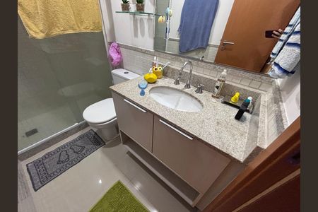 Apartamento à venda com 75m², 2 quartos e 1 vaga Apartamento à venda com 75m², 2 quartos e 1 vagaBanheiro