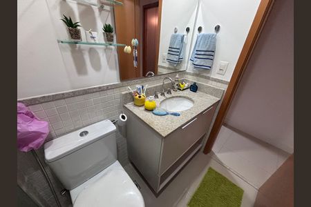 Apartamento à venda com 75m², 2 quartos e 1 vaga Apartamento à venda com 75m², 2 quartos e 1 vagaBanheiro