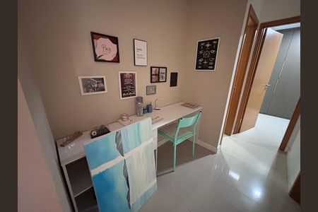 Apartamento à venda com 75m², 2 quartos e 1 vaga Apartamento à venda com 75m², 2 quartos e 1 vagaCorredor