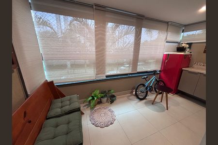 Apartamento à venda com 75m², 2 quartos e 1 vaga Apartamento à venda com 75m², 2 quartos e 1 vagaVaranda