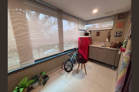 Apartamento à venda com 75m², 2 quartos e 1 vaga Apartamento à venda com 75m², 2 quartos e 1 vagaVaranda