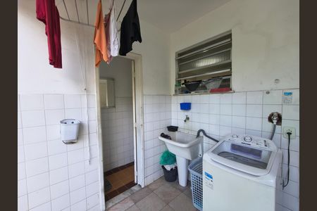 Casa de condomínio à venda com 214m², 3 quartos e 2 vagas Casa de condomínio à venda com 214m², 3 quartos e 2 vagasÁrea de serviço