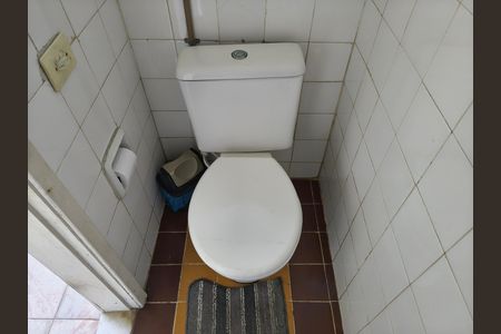 Casa de condomínio à venda com 214m², 3 quartos e 2 vagas Casa de condomínio à venda com 214m², 3 quartos e 2 vagasBanheiro de serviço