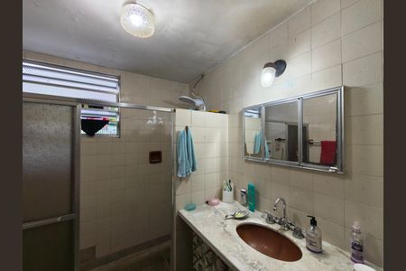 Casa de condomínio à venda com 214m², 3 quartos e 2 vagas Casa de condomínio à venda com 214m², 3 quartos e 2 vagasBanheiro social
