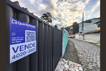 Casa de condomínio à venda com 214m², 3 quartos e 2 vagas Casa de condomínio à venda com 214m², 3 quartos e 2 vagasPlaca
