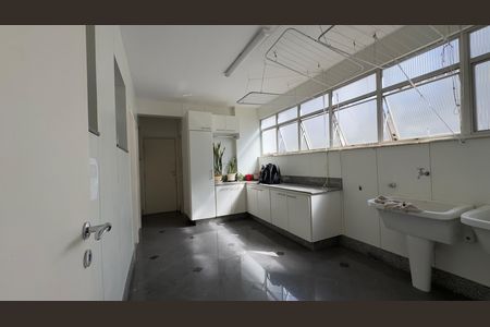 Apartamento à venda com 4 quartos, 240m² em Luxemburgo, Belo Horizonte