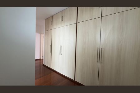 Apartamento à venda com 240m², 4 quartos e 2 vagas