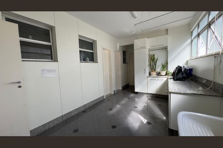 Apartamento à venda com 240m², 4 quartos e 2 vagas