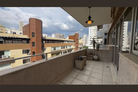 Apartamento à venda com 240m², 4 quartos e 2 vagas