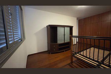 Apartamento à venda com 240m², 4 quartos e 2 vagas