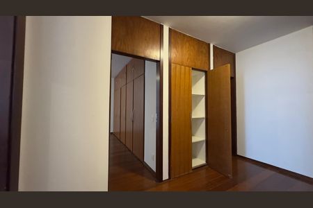 Apartamento à venda com 240m², 4 quartos e 2 vagas