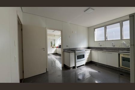 Apartamento à venda com 4 quartos, 240m² em Luxemburgo, Belo Horizonte