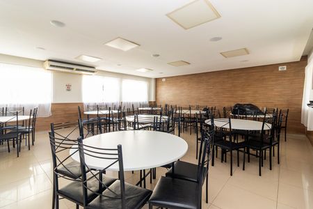 Apartamento para alugar com 47m², 2 quartos e 1 vaga Apartamento para alugar com 47m², 2 quartos e 1 vagaÁrea comum - Salão de festas
