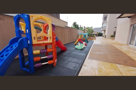 Apartamento à venda com 96m², 3 quartos e 2 vagas Apartamento à venda com 96m², 3 quartos e 2 vagasÁrea comum - Playground