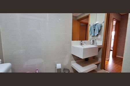 Apartamento à venda com 96m², 3 quartos e 2 vagas Apartamento à venda com 96m², 3 quartos e 2 vagasBanheiro Social