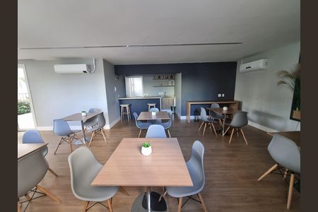 Apartamento à venda com 48m², 2 quartos e 1 vaga Apartamento à venda com 48m², 2 quartos e 1 vagaÁrea comum - Salão de festas