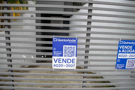 Apartamento à venda com 48m², 2 quartos e 1 vaga Apartamento à venda com 48m², 2 quartos e 1 vagaPlaquinha XRHX-575 instalada em 19-05-2026