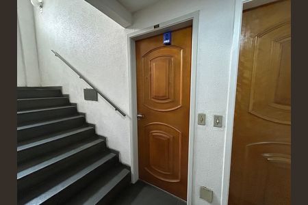 Apartamento para alugar com 60m², 2 quartos e 1 vagaLockBox