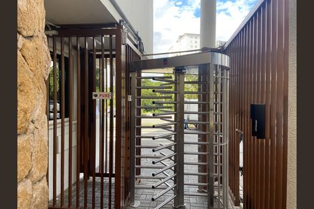 Apartamento à venda com 78m², 2 quartos e 1 vaga Apartamento à venda com 78m², 2 quartos e 1 vagaFachada e portaria