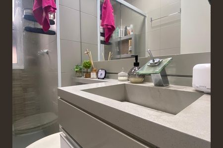 Apartamento à venda com 78m², 2 quartos e 1 vaga Apartamento à venda com 78m², 2 quartos e 1 vagaBanheiro
