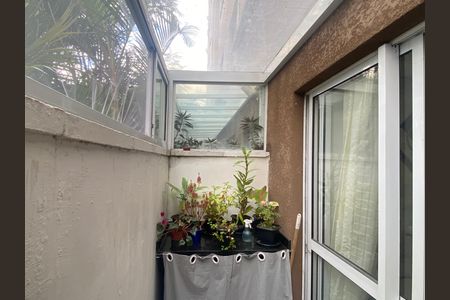 Apartamento à venda com 78m², 2 quartos e 1 vaga Apartamento à venda com 78m², 2 quartos e 1 vagaVaranda - Garden