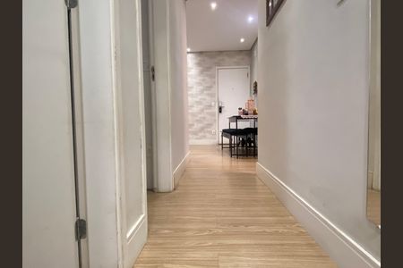 Apartamento à venda com 78m², 2 quartos e 1 vaga Apartamento à venda com 78m², 2 quartos e 1 vagaCorredor