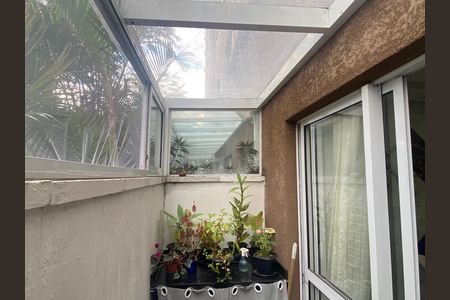 Apartamento à venda com 78m², 2 quartos e 1 vaga Apartamento à venda com 78m², 2 quartos e 1 vagaVaranda - Garden