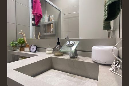 Apartamento à venda com 78m², 2 quartos e 1 vaga Apartamento à venda com 78m², 2 quartos e 1 vagaBanheiro