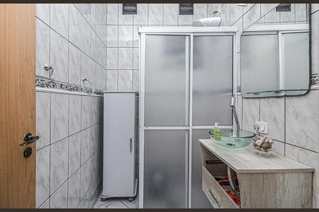 banheiro social_4 de casa à venda com 3 quartos, 400m² em Vila Moinho Velho, São Paulo