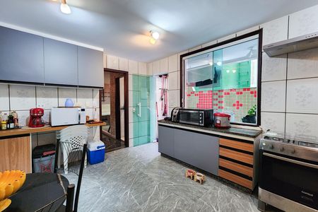 Casa de condomínio à venda com 400m², 7 quartos e 2 vagasCozinha 