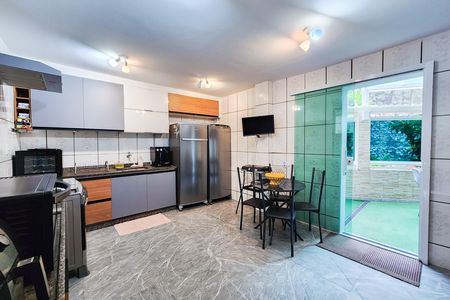 Casa de condomínio à venda com 400m², 7 quartos e 2 vagasCozinha 