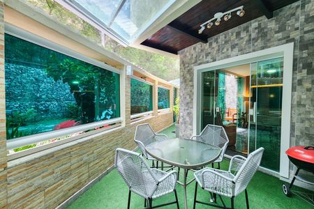 Casa de condomínio à venda com 400m², 7 quartos e 2 vagasVaranda 